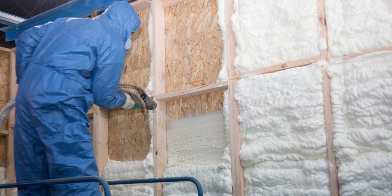 How to Tell When It’s Time to for Insulation Replacement